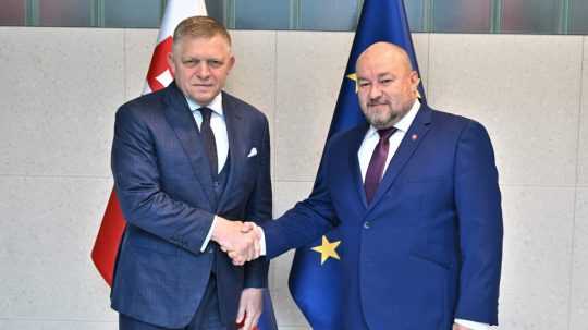 Premiér Robert Fico navštívil ministerstvo cestovného ruchu a športu SR a ministra Rudolfa Huliaka.