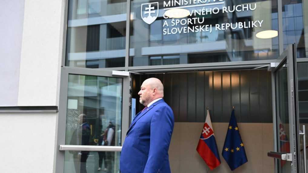 R. Huliak kritizuje SZĽH za situáciu v slovenskom hokeji. Zväz s tvrdeniami nesúhlasí a odsudzuje jeho správanie