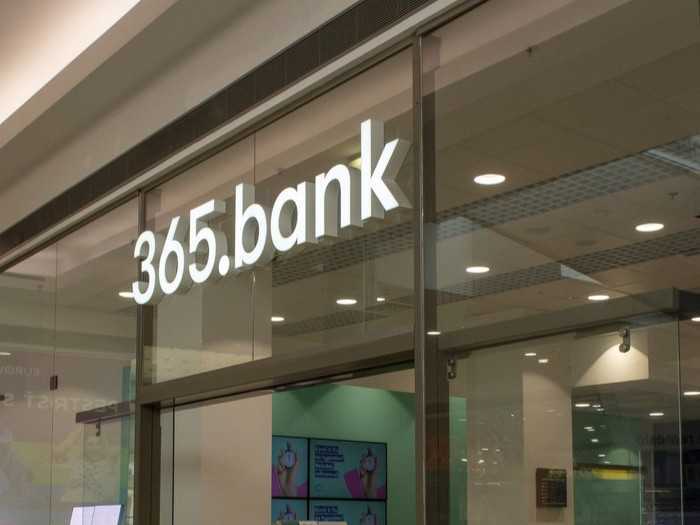 Belgická skupina, ktorá vlastní aj ČSOB, kupuje od J&T ďalšiu banku na Slovensku