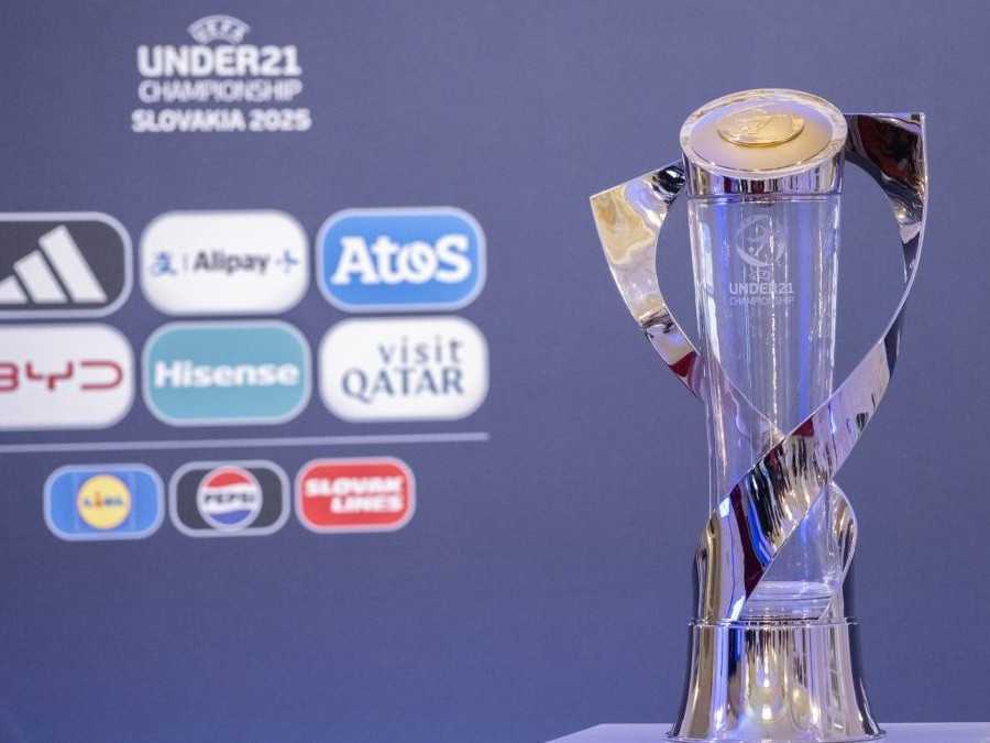 Na snímke trofej pre majstra Európy 2025 vo futbale do 21 rokov.