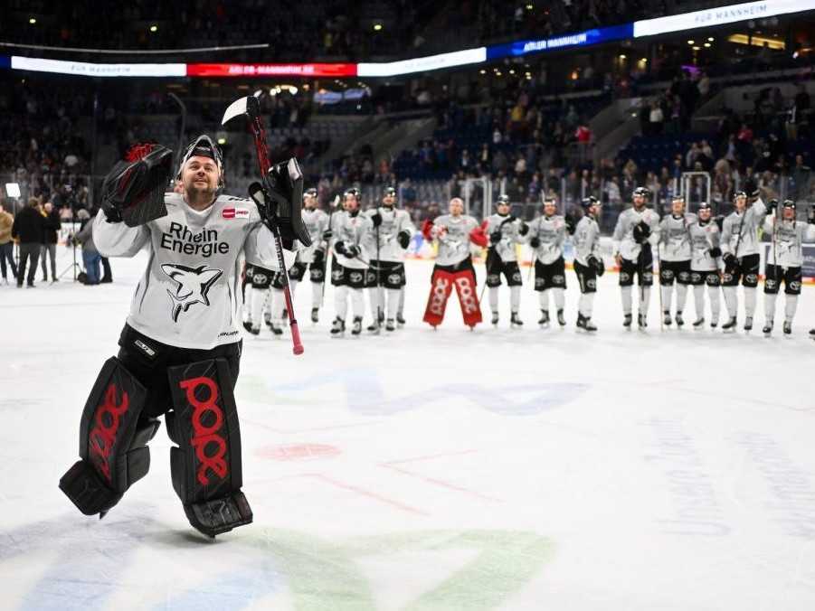 Július Hudáček v drese nemeckého Kolína.