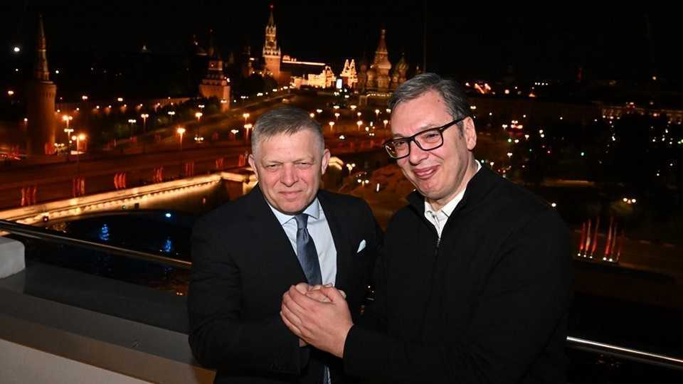 Robert Fico sa v Moskve stretol s Aleksandrom Vučičom: „Srbi a Slováci, bratia navždy,“ napísal srbský prezident