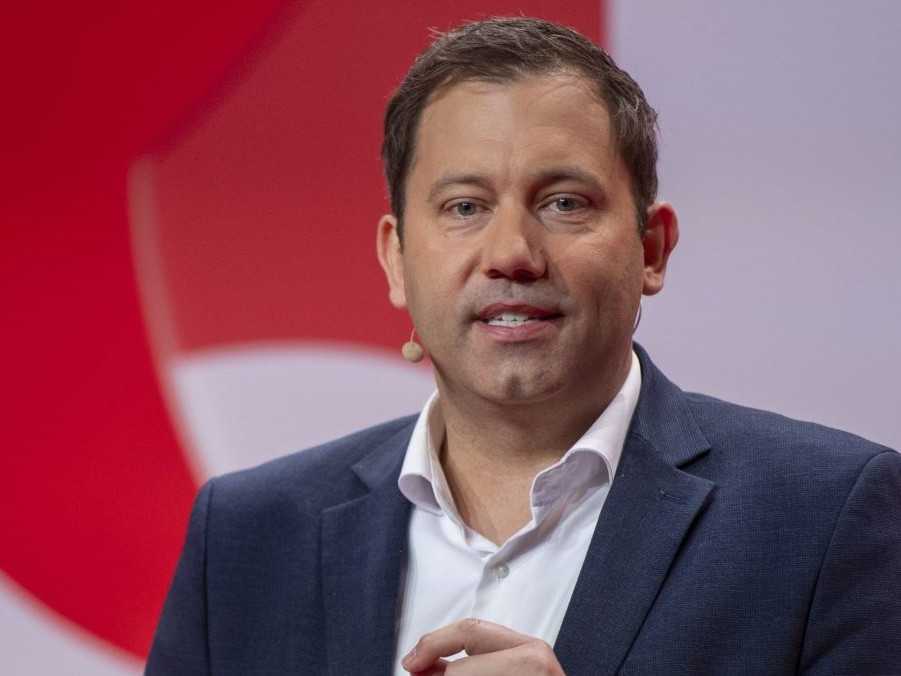 Na archívnej snímke z 5. novembra 2022 Lars Klingbeil.