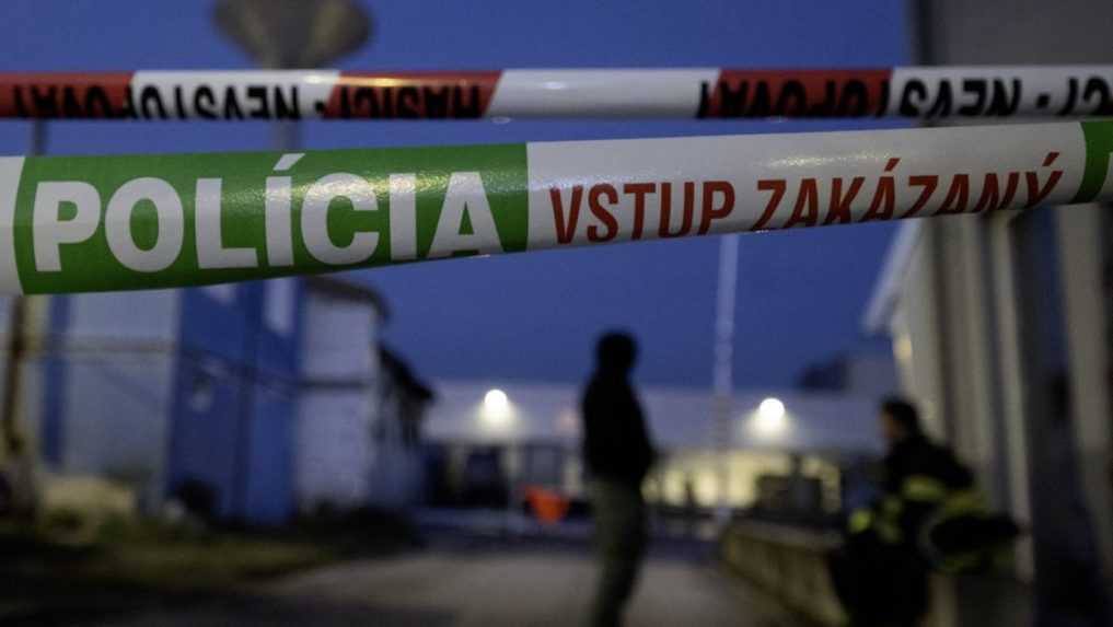 Polícia v okrese Revúca vyšetruje vraždu 30-ročného muža: Podozrivá je jeho partnerka, ktorá mala útočiť kuchynským nožom