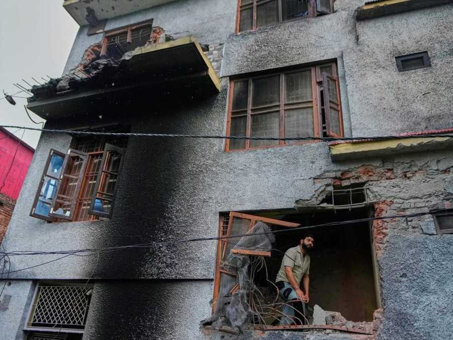 Zničený dom v Indii po útoku Pakistanu.