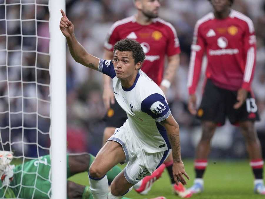 Futbalista Tottenhamu Hotspur Brennan Johnson