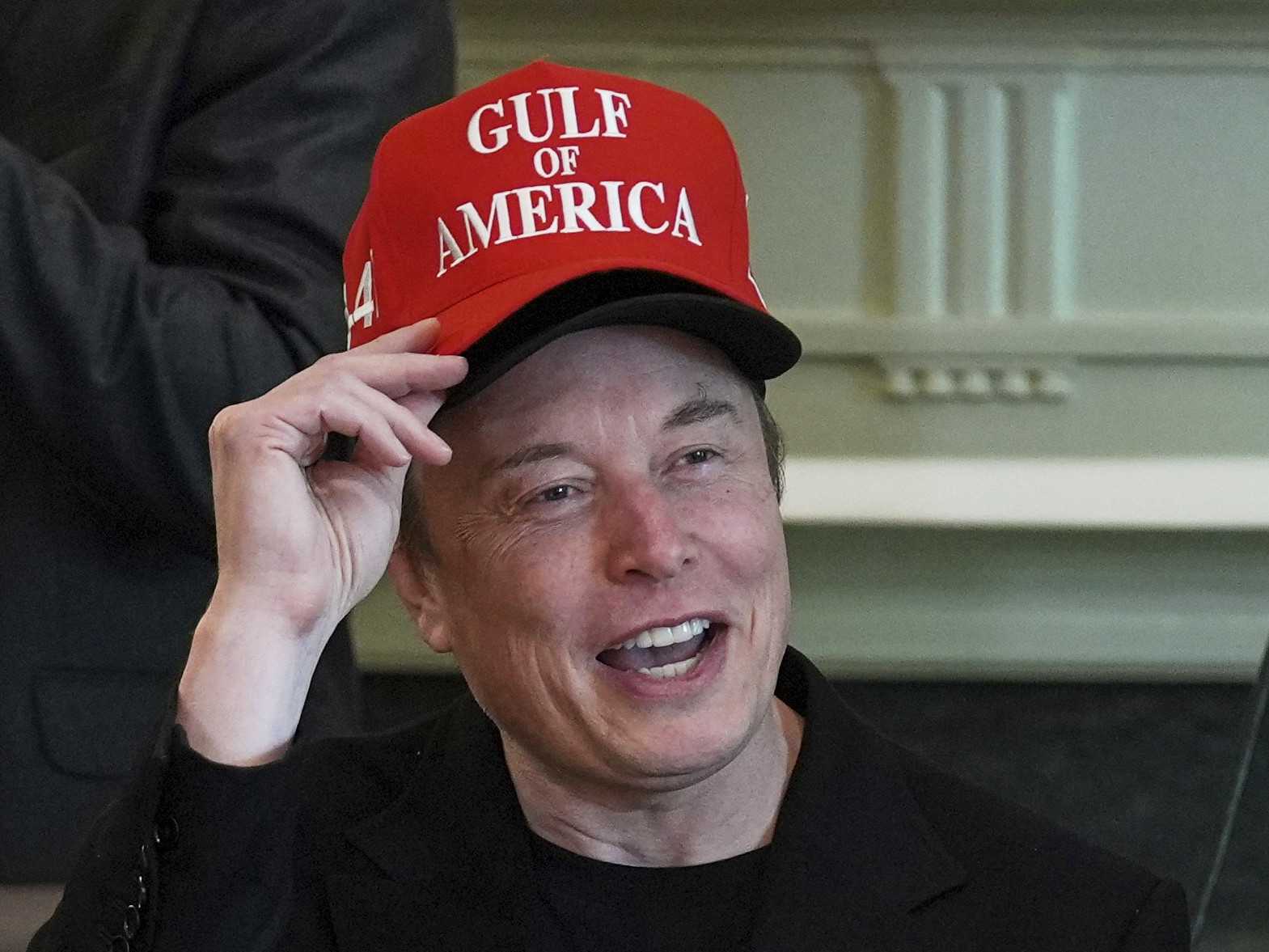 Prezident Trump uistil Elona Muska, že pre Biely dom môže pracovať tak dlho, ako bude chcieť. Väčšina ľudí vás oceňuje, tvrdí