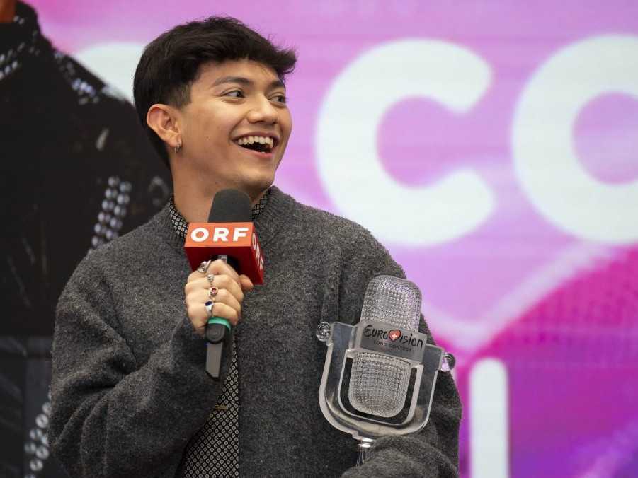 Rakúsky spevák JJ, nový víťaz Eurovízie, vyzval na vylúčenie Izraela zo súťaže.