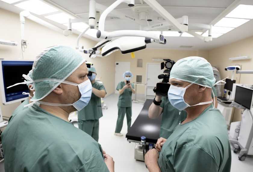 Ružinovská nemocnica rozšírila svoje kapacity. Dve nové operačné sály sú vybavené modernými technológiami