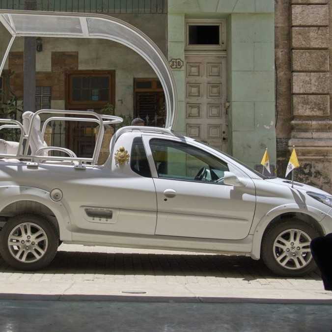 Jeden z papamobilov pápeža Františka bude slúžiť ako mobilná klinika v Pásme Gazy. Pomôže deťom v núdzi