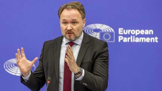 EÚ chce zakázať uzatváranie nových zmlúv s dodávateľmi ruského plynu. Navrhne aj úplné zastavenie jeho dovozu