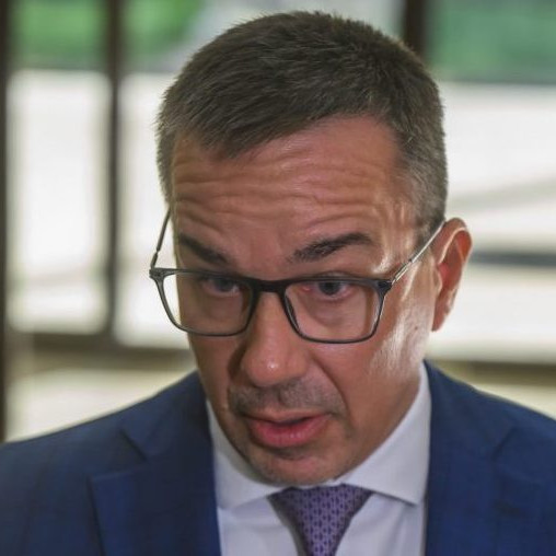 Odvody do druhého piliera sa už znižovať nebudú, sľubuje minister práce. Trvá na zachovaní 13. dôchodkov