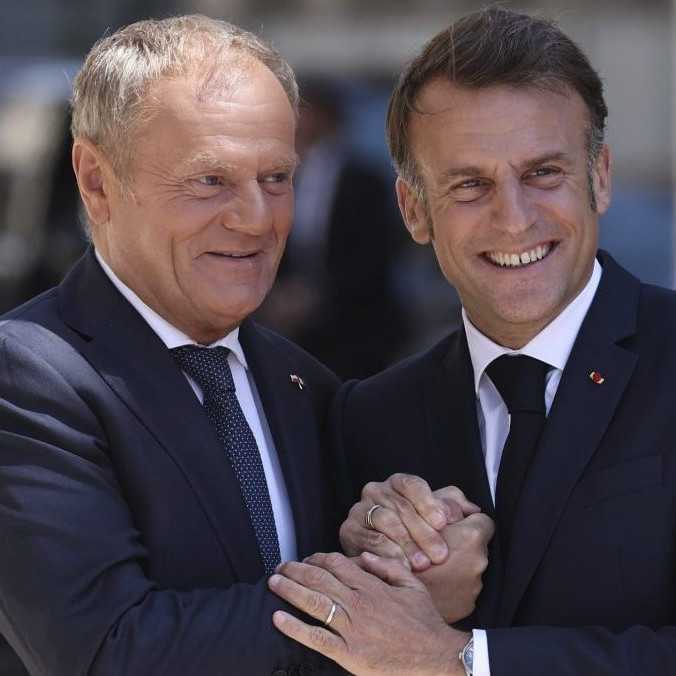 Tusk a Macron podpísali novú dohodu o spolupráci a priateľstve. Obsahuje aj bezpečnostné záruky