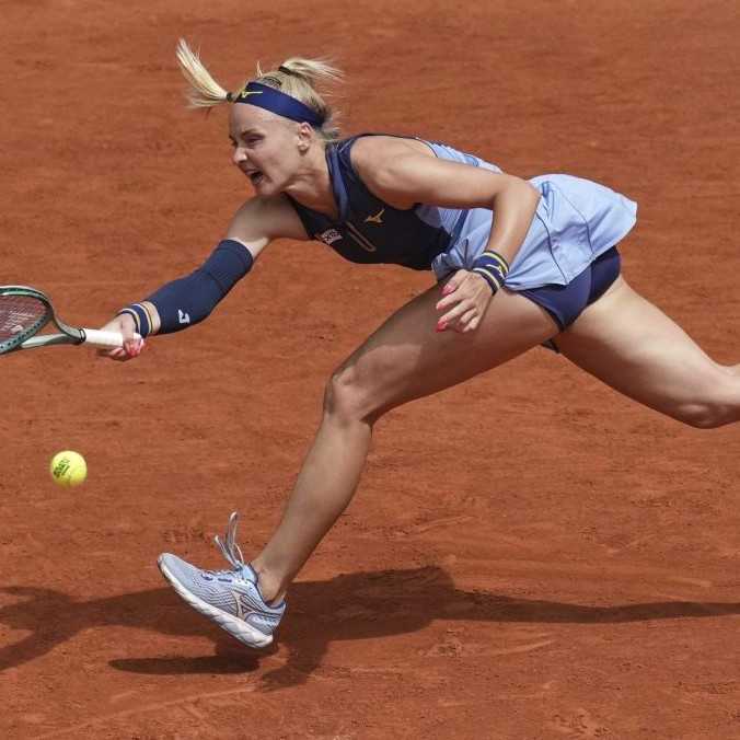 Senzácia sa nekonala: Rebecca Šramková podľahla v 1. kole Ige Swiatekovej na turnaji Roland Garros