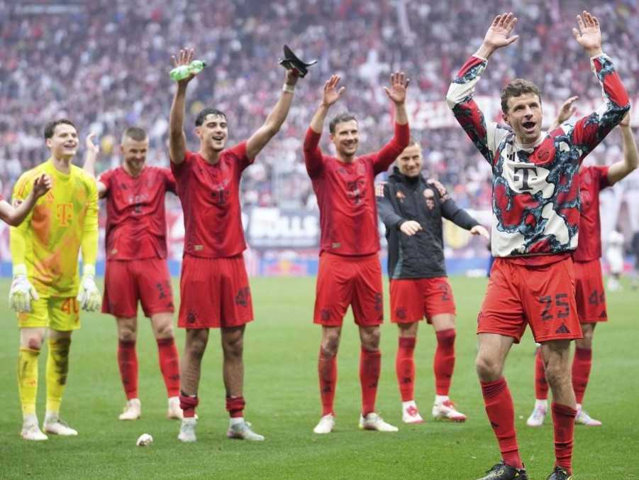 Bayern Mníchov sa stal majstrom nemeckej Bundesligy, Leverkusen stratil šancu na obhajobu titulu