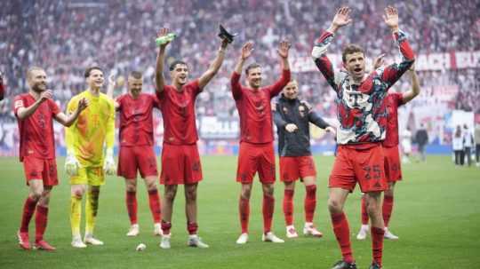 Bayern Mníchov sa stal majstrom nemeckej Bundesligy, Leverkusen stratil šancu na obhajobu titulu