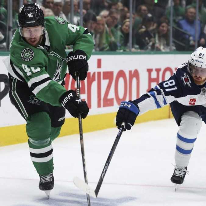 NHL: Dallas delí jedno víťazstvo od postupu do finále konferencie. O všetky góly Stars sa postaral Granlund