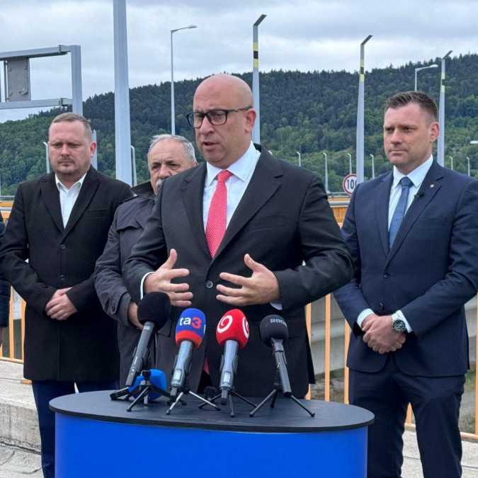 Všetky tri chýbajúce úseky D3 majú rozhodnutia o vplyve na životné prostredie, uviedol minister Ráž