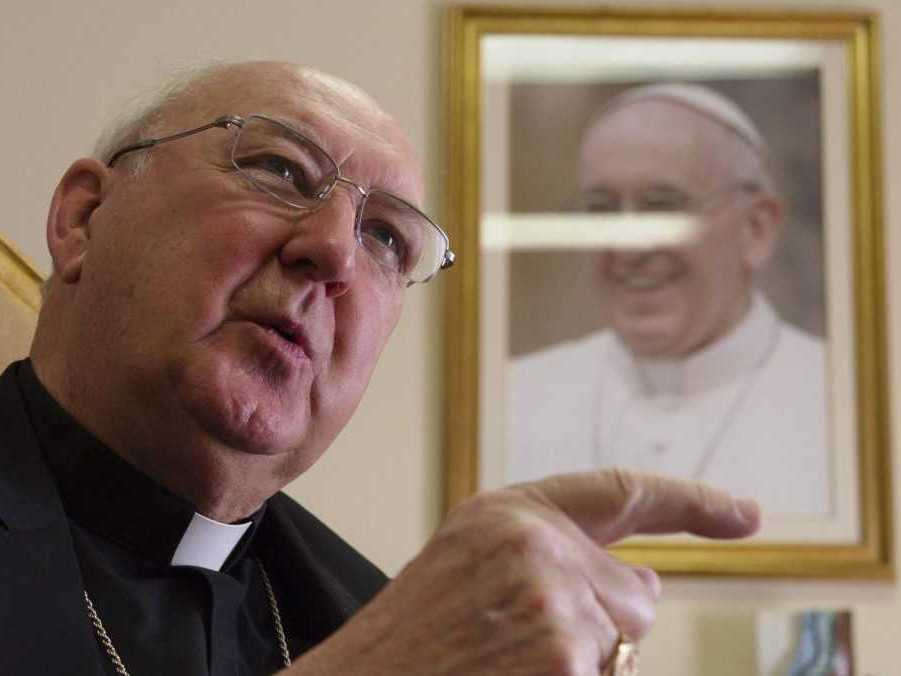 Na snímke kardinál kamerlengo Kevin Farrell