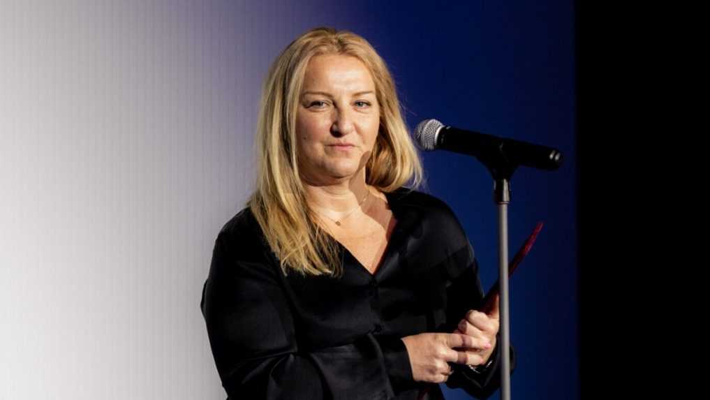 M. Flašíková si prebrala menovací dekrét na post generálnej riaditeľky STVR. Odovzdala jej ho ministerka kultúry