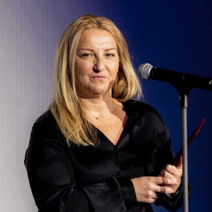 M. Flašíková si prebrala menovací dekrét na post generálnej riaditeľky STVR. Odovzdala jej ho ministerka kultúry