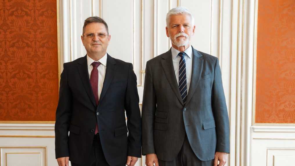 Martin Muránsky je novým veľvyslancom v ČR. Prezidentovi Pavlovi odovzdal poverovacie listiny