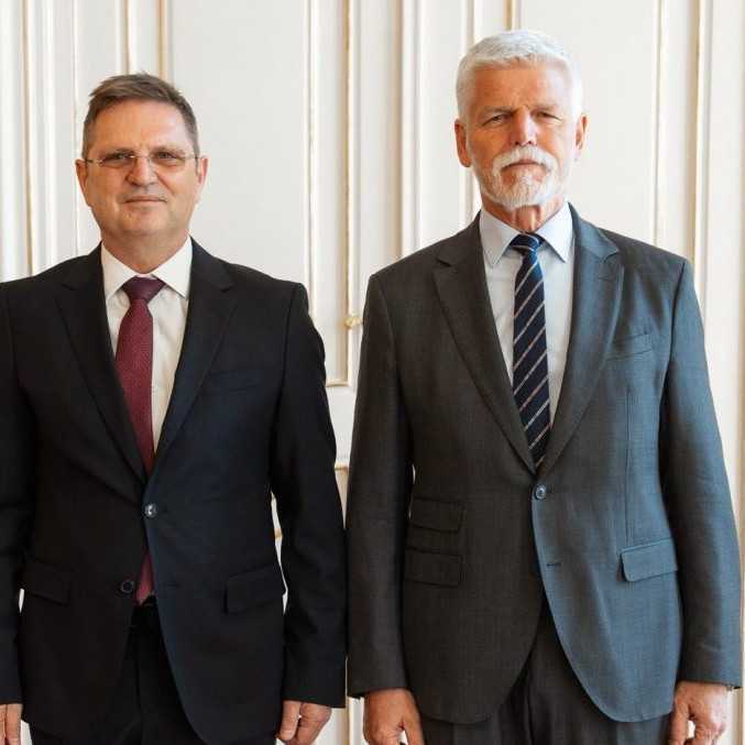 Martin Muránsky je novým veľvyslancom v ČR. Prezidentovi Pavlovi odovzdal poverovacie listiny