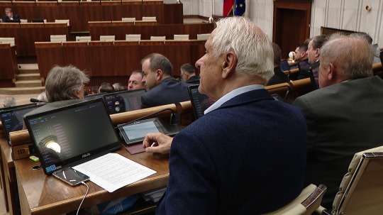 Parlament pred májovou schôdzou: Koalícia sľubuje, že vládne zákony prejdú bez komplikácií, opozícia predpovedá chaos