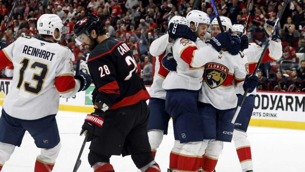 NHL: Hokejisti Floridy zdolali Carolinu, tretíkrát za sebou putujú do finále play-off