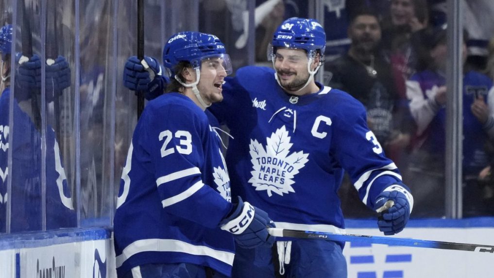 NHL: Deväťgólová prestrelka na úvod série medzi Torontom a Floridou. Hrdinom Maple Leafs je Američan so slovenskými koreňmi