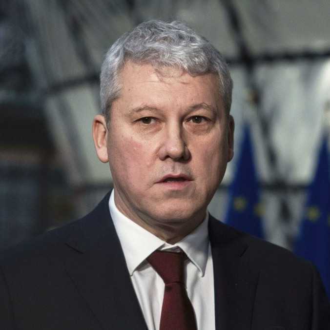 Rumunsko má nového dočasného premiéra: Po demisii Ciolaca sa ním stal doterajší minister vnútra Catalin Predoiu