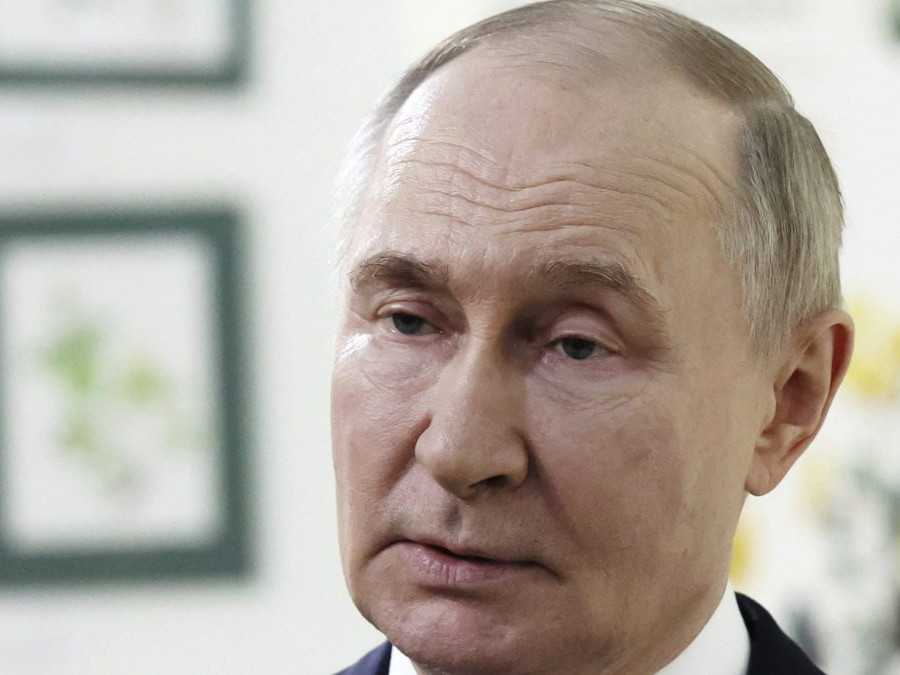 Rusko vytvára nárazníkovú zónu pozdĺž hraníc s Ukrajinou, povedal prezident Vladimir Putin