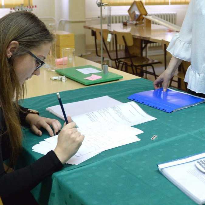 Študenti pred skúškou dospelosti: Začínajú sa ústne maturity, absolvuje ich takmer 41-tisíc stredoškolákov