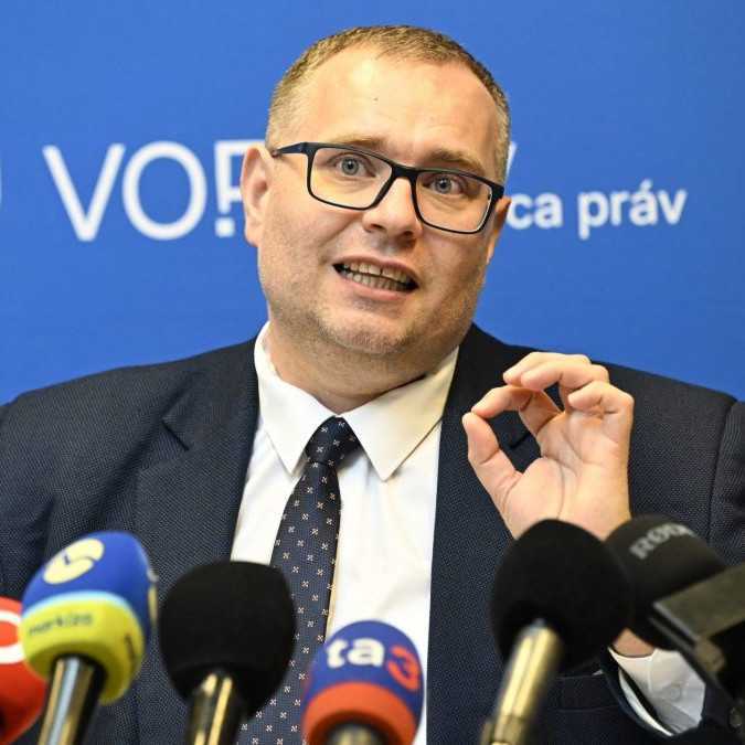 Ľudskoprávny výbor nepodporil ombudsmanovu správu o policajnom násilí. Na jeho odporúčania sa zákon predsa len sprísni