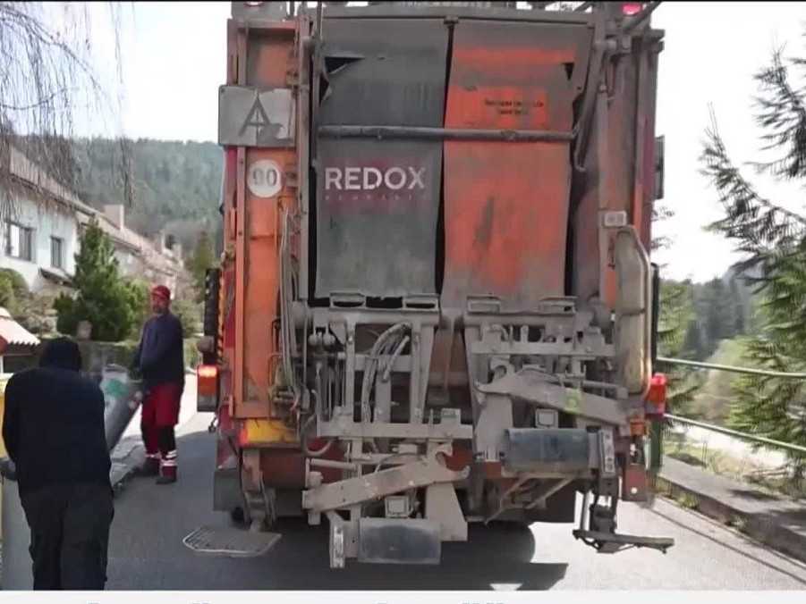 Transakčná daň zasiahne aj verejnoprospešné podniky v mestách a obciach. Zvýši ceny cestovného aj vývozu smetí