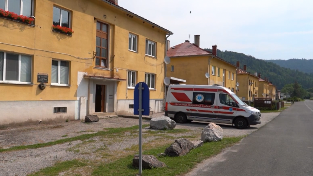 Stanicu záchrannej služby v obci na Spiši čaká zrušenie. Starostov z regiónu aj miestnych to pobúrilo