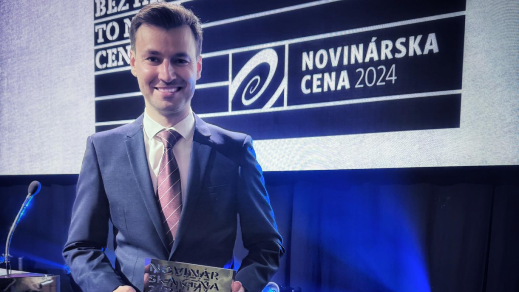 Za reportáž o výstavbe rodinných domov pri masovom hrobe z druhej svetovej vojny dostal redaktor STVR Novinársku cenu