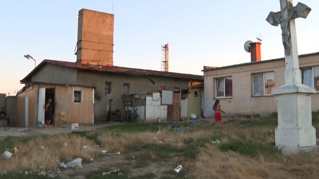 Detská prostitúcia v Trebišove  napriek sľubom štátu stále prekvitá, je však takmer nemožné ju dokázať