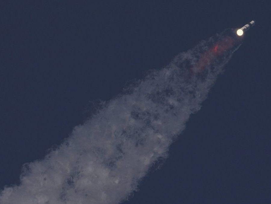 Na ilustračnej snímke raketa spoloťnosti SpaceX.