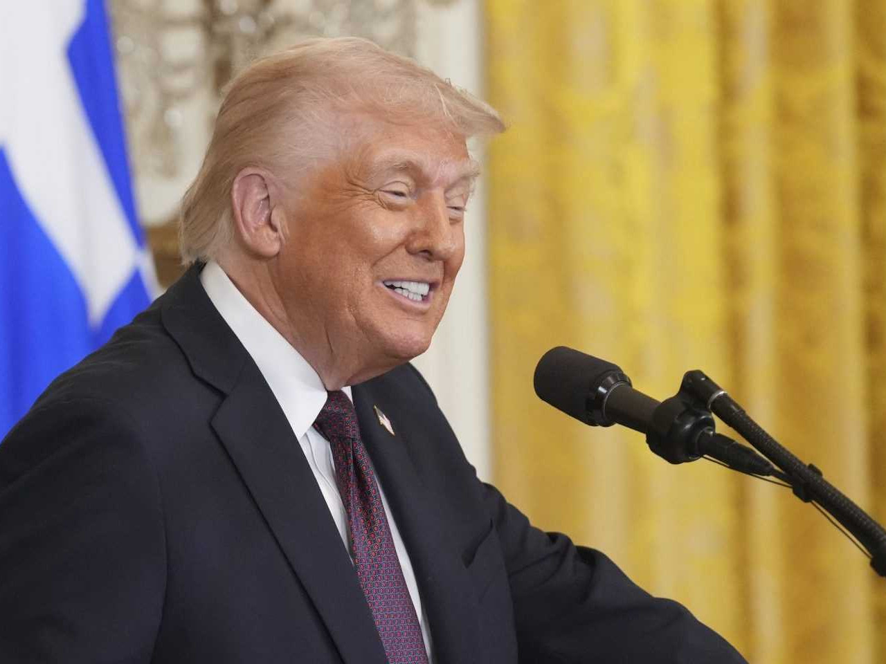 Trump nariadením obmedzil výskum vírusov. Chceme zabrániť ohrozeniu ľudstva, vyhlásil