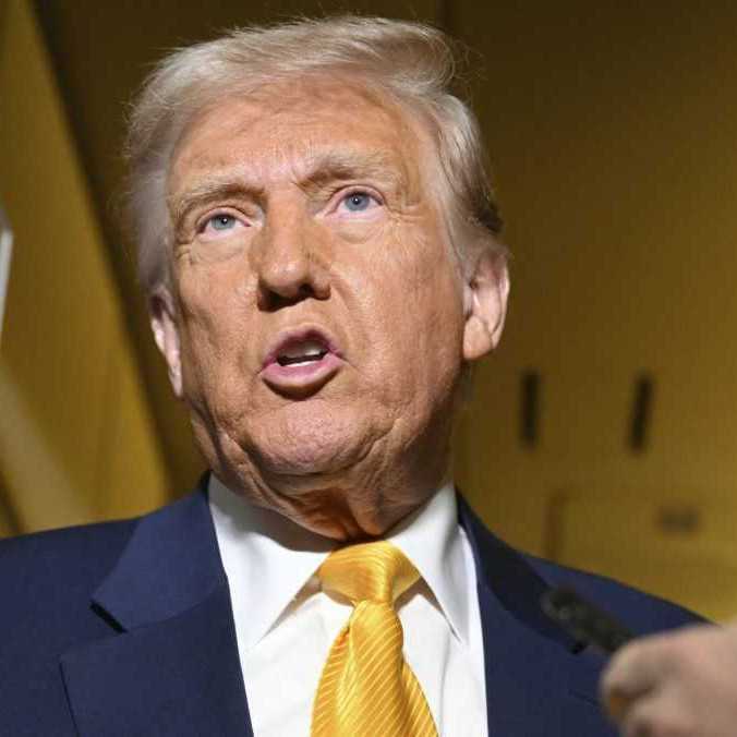 Trump je frustrovaný Putinom a pokračujúcimi útokmi na Ukrajinu. Zvažuje sankcie proti Rusku