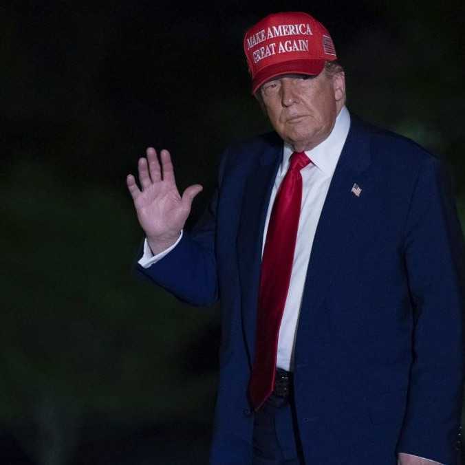 Donald Trump povedal, že sa nechystá opäť kandidovať. Nevie však, či musí dodržiavať ústavu