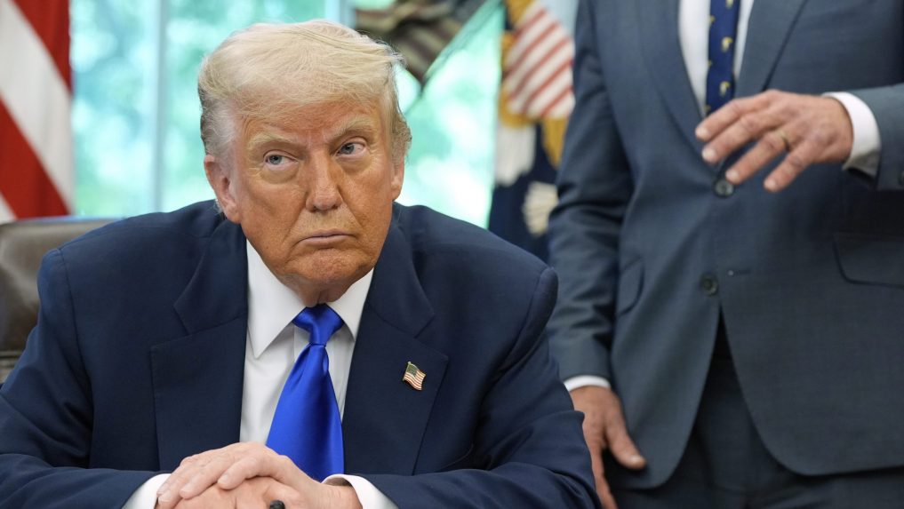 Synovia Donalda Trumpa majú rozbehnuté projekty za miliardy dolárov. Zarába na tom aj americký prezident