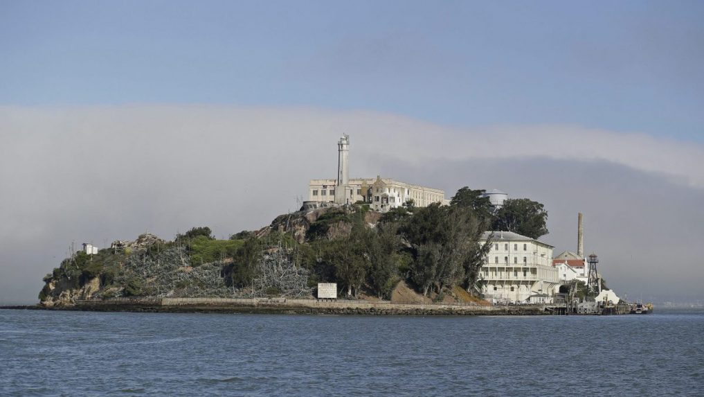 Trump nariadil znovuotvorenie legendárnej väznice Alcatraz. V budúcnosti tam majú byť umiestnení najnebezpečnejší väzni
