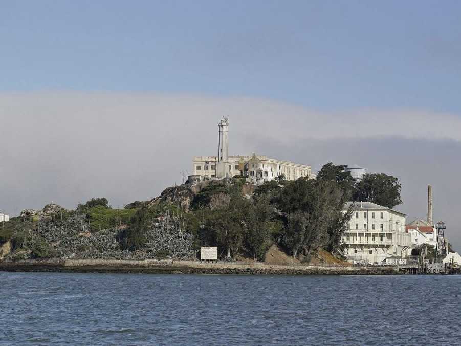 Na snímke ostrov s väznicou Alcatraz.
