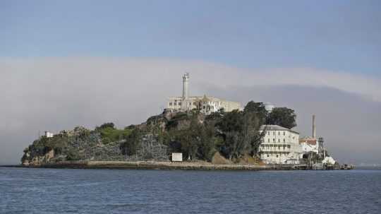 Na snímke ostrov s väznicou Alcatraz.
