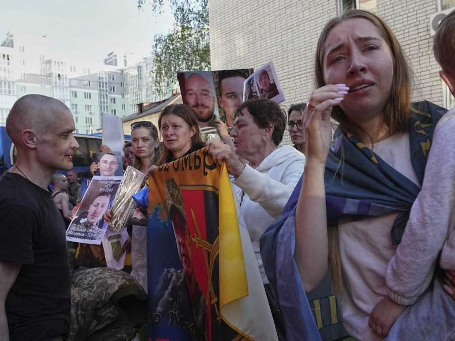 Rodiny zajatých Ukrajincov čakajú na výmenu medzi Ruskom a Ukrajinou.