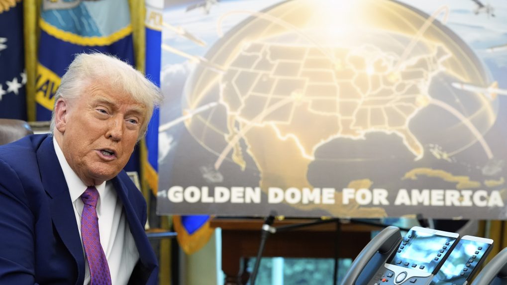 Základný kameň Trumpovho vojenského plánovania: USA vybudujú vlastný vesmírny protiraketový štít