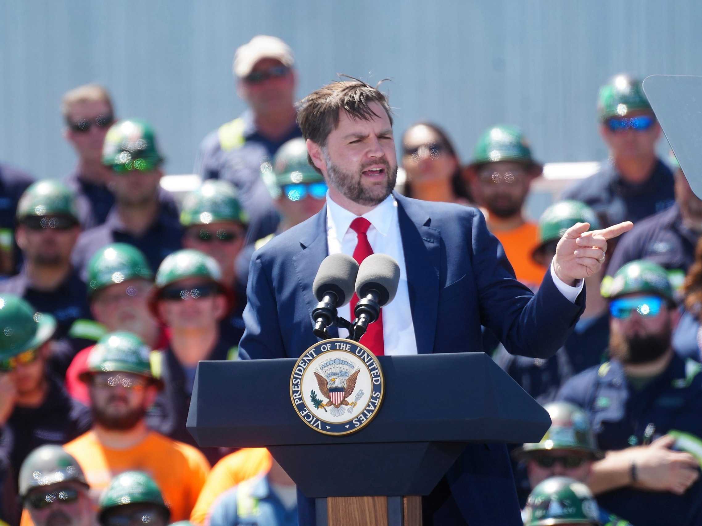 Viceprezident USA Vance skoré ukončenie vojny na Ukrajine neočakáva. Pozície Moskvy a Kyjeva sú podľa M. Rubia vzdialené