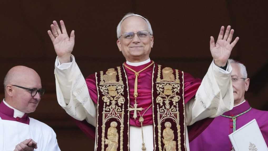 Novým pápežom sa stal Robert Francis Prevost z USA, prijal meno Lev XIV.